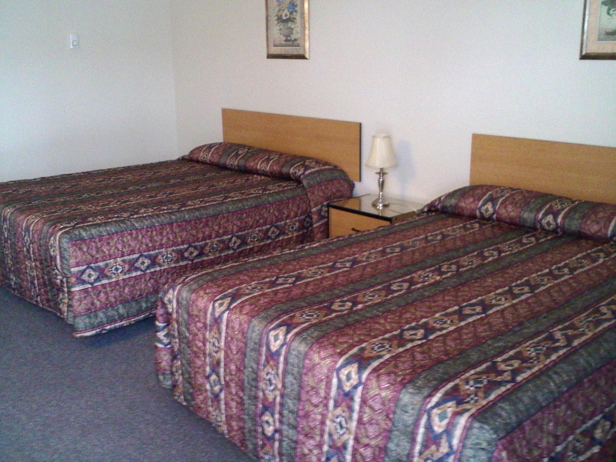Caravan Inn Quesnel Buitenkant foto